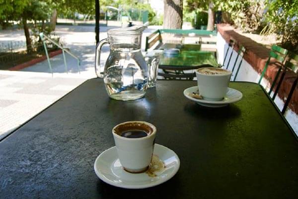 قهوه در یونان: یک شیوه‌ی زندگی