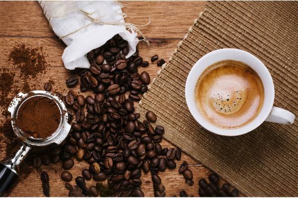 چه کسانی باید در مصرف قهوه احتیاط کنند؟ 