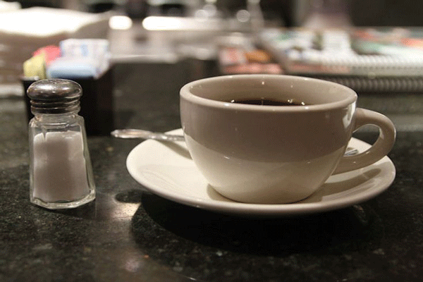 دلیل افزودن نمک به قهوه